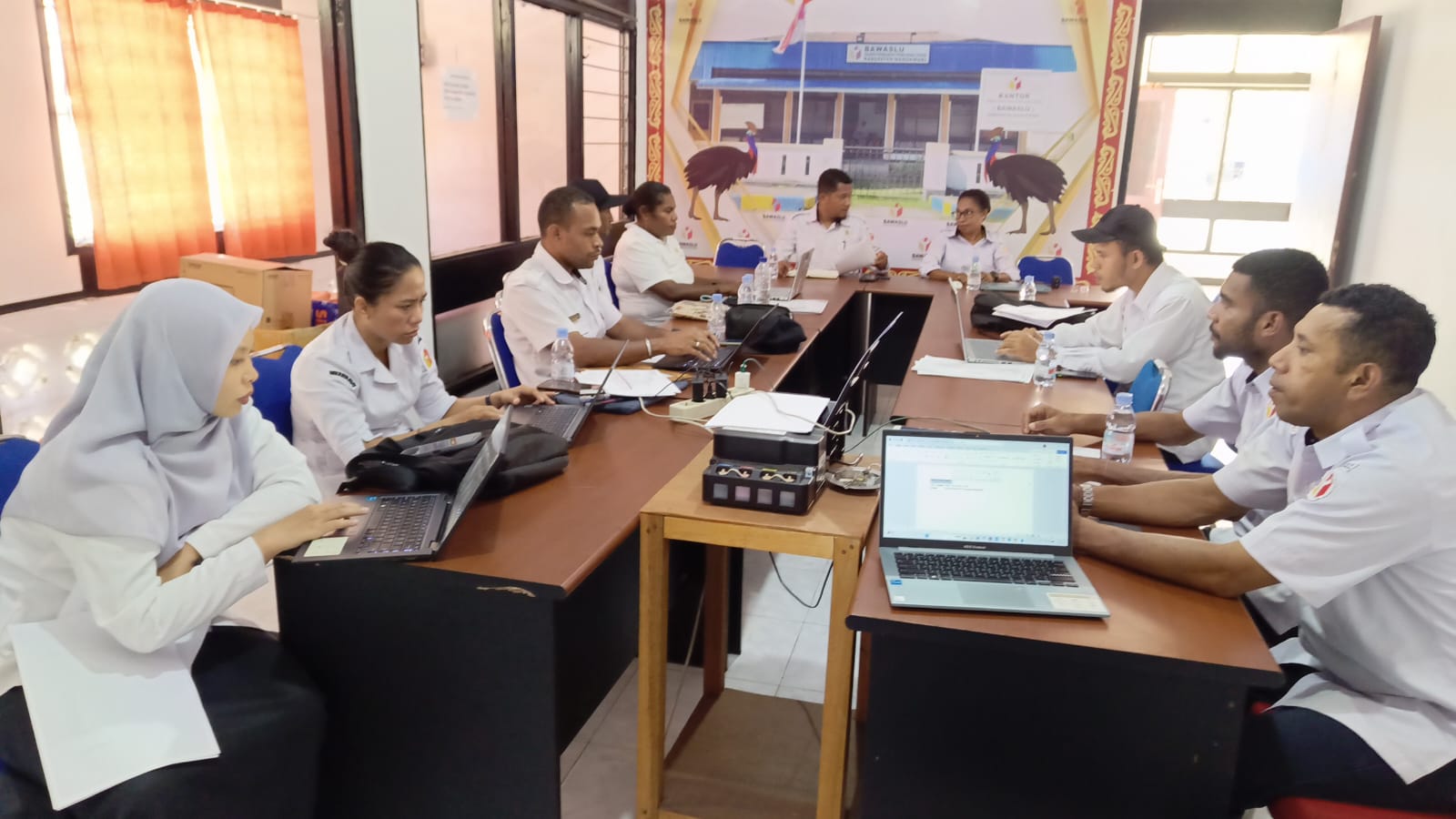 RDK (Rapat Dalam Kantor) Dipimpin Oleh Ketua & Anggota Bawaslu Manokwari Dan dihadiri para Staf.