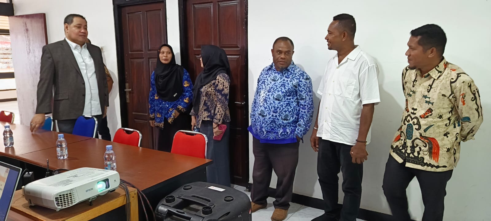 Arahan Anggota Bawaslu RI,Herwyn Malonda Kepada Ketua Dan Kepala Sekretaris Bawaslu Kabupaten Manokwari