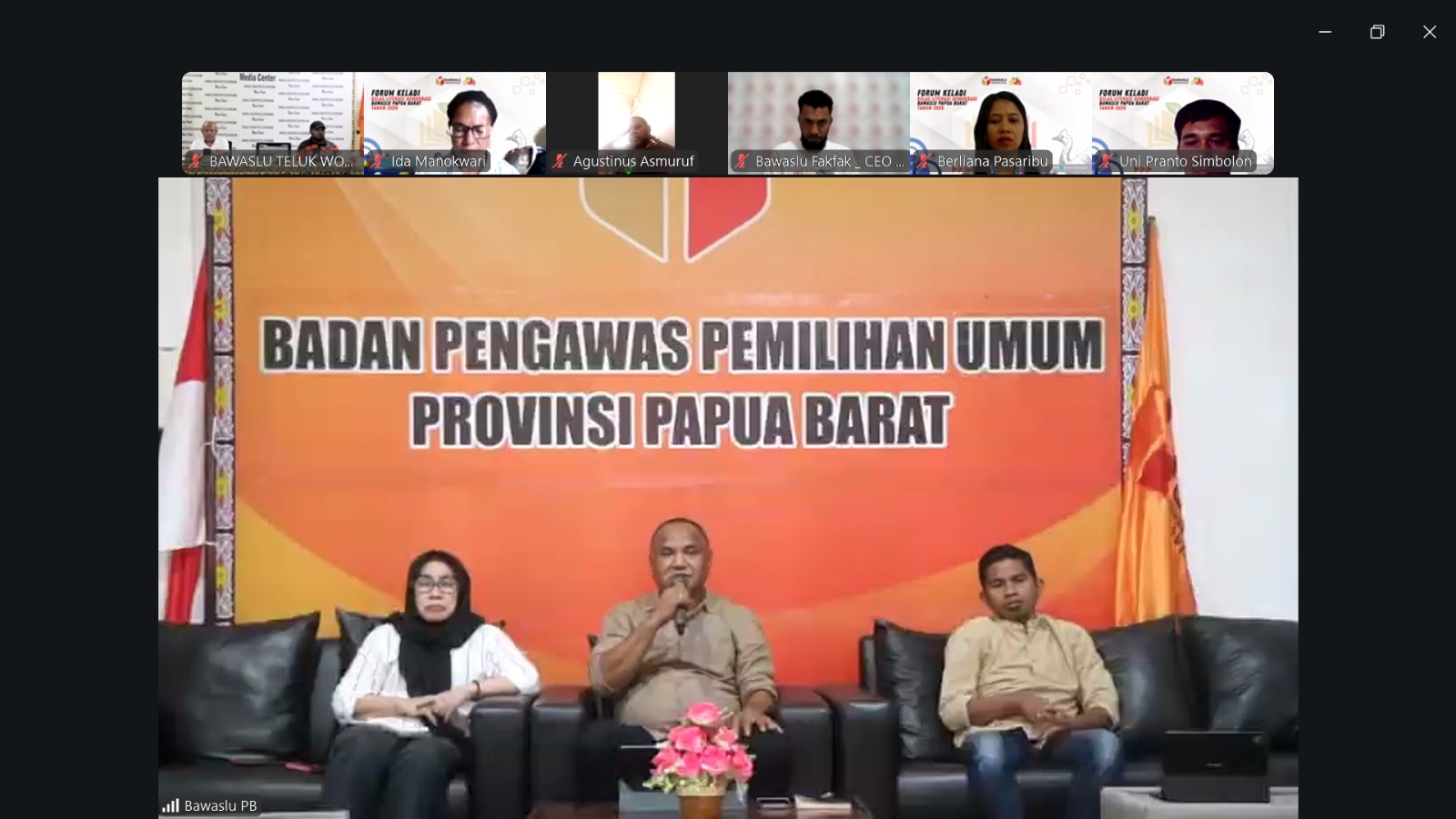 Kegiatan Zoom Diskusi Forum Keladi yang diselenggarakan oleh Bawaslu Provinsi Papua Barat, menghadirkan narasumber dari Bawaslu Kabupaten Manokwari Selatan  secara luring di studio dan diikuti peserta secara daring melalui platform Zoom