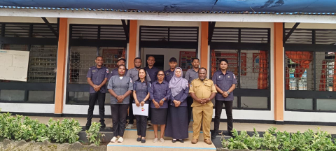 Foto Bersama Setelah Sesi Apel Pagi Oleh Pimpinan & Staf