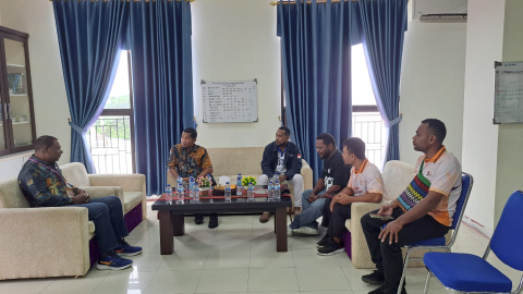 Wakil Rektor III UNIPA Dan Ketua Bawaslu Kabupaten Manokwari Beserta Jajaran Melakukan Konsolidasi Demokrasi