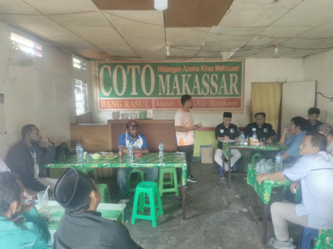 Ketua Bawaslu Manokwari, Samsudin Renuat Melakukan Konsolidasi Demokrasi Bersama KAHMI Kabupaten Manokwari