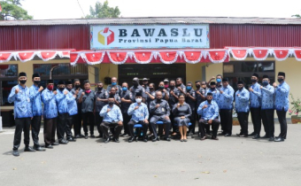 Bawaslu Papua Barat Peringati HUT RI ke-75 Secara Daring