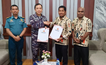 Kepala RSAL dr Azhar Zahir Manokwari Bersama Ketua Bawaslu Kabupaten Manokwari Menandatangani MOU Terkait PDPB Tahun 2026